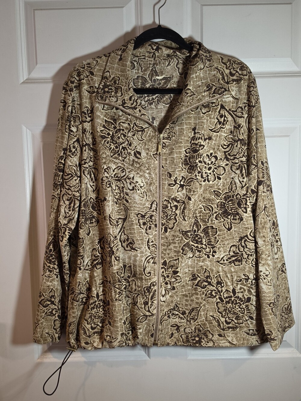 Chico's Zenergy Floral Zip-Front Women's Jacket in Beige and Brown XL